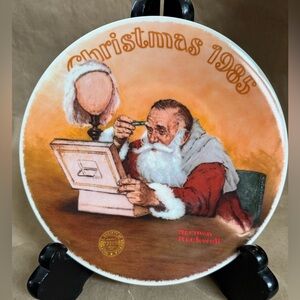 1985 Knowles Norman Rockwell “Grandpa Plays Santa” 8” CollectibleChristmas Plate